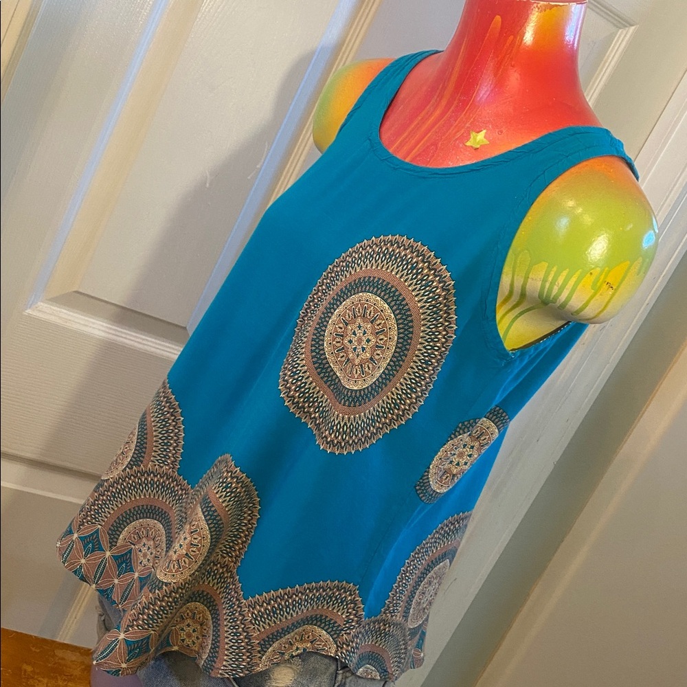 Blue Sleeveless Super Soft Fabric Top with Geometrical Patterned Designs - Picture 4 of 10